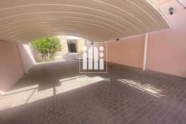 فيلا عائليه فاخره وكبيره 9 غرف نوم + غرفه سائق | قريبه من الخدمات |