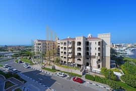 Beautifully Upgraded 3 Bed| Corner Unit |Top Floor