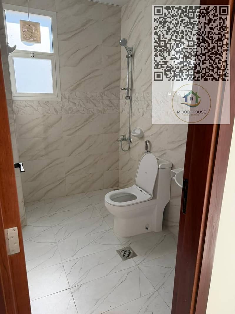12 ffc9d21b-4cff-45aa-b560-c6fec6a7daff. jpg