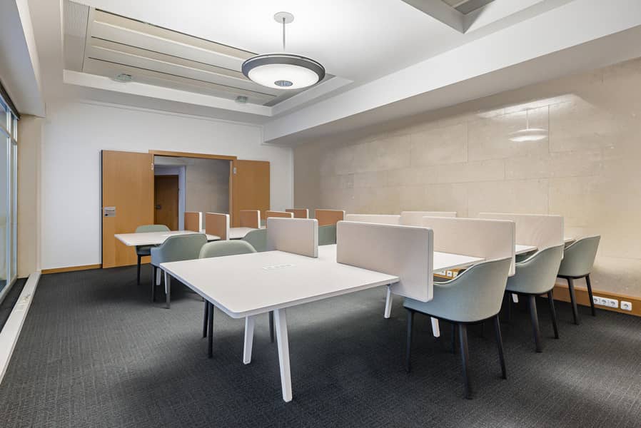 10 Regus Stock Exchange 154 Vienna Austria Coworking 1. jpg