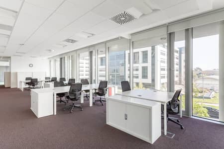 Office para en Alquiler en Jumeirah Lake Towers (JLT), Dubai - Regus The Chase 3124 Dublin Ireland Large Office 2. jpg