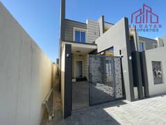 فيلا ثلاث غرف نوم بحالة ممتازة في موقع متميز في الخزام