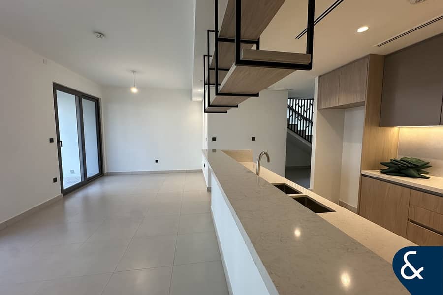 Exclusive | Opposite Pool | Landscaped - Image 6