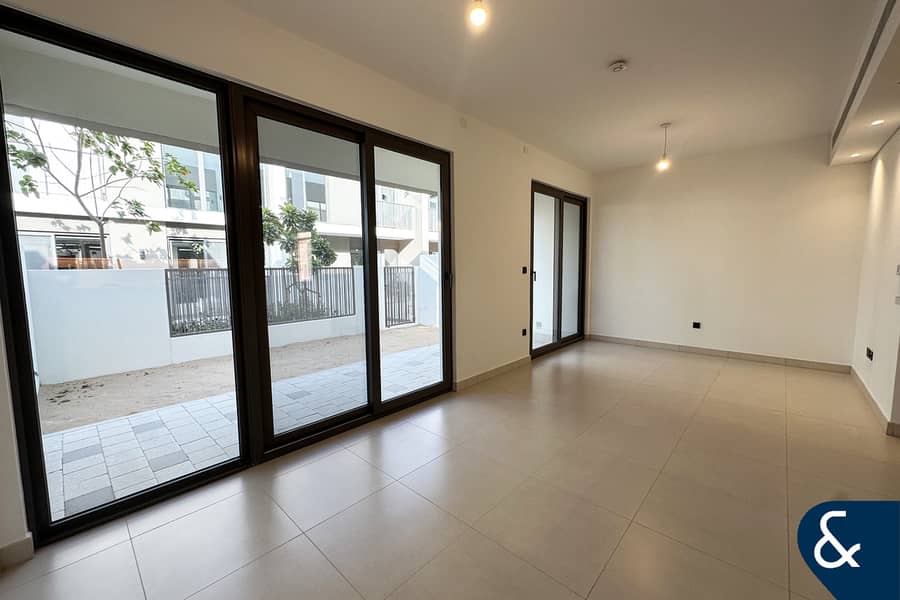 Exclusive | Opposite Pool | Landscaped - Image 7