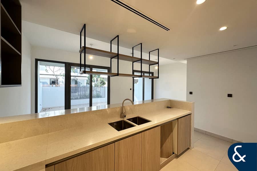 Exclusive | Opposite Pool | Landscaped - Image 8