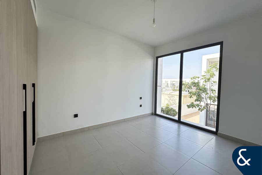 Exclusive | Opposite Pool | Landscaped - Image 12