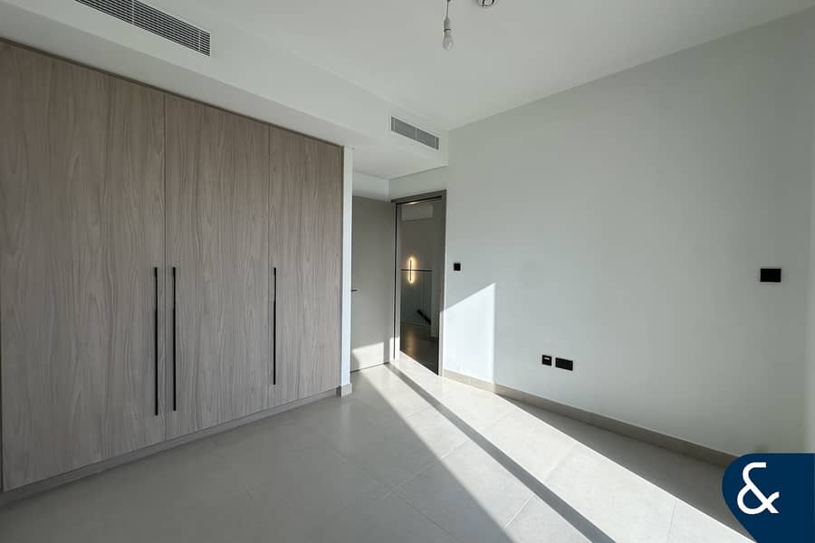 Exclusive | Opposite Pool | Landscaped - Image 15