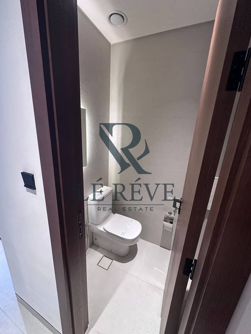 Big Balcony | Park View | Huge Area - Image 11