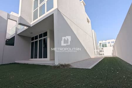 3 habitaciones Villa para en Venta en DAMAC Hills 2 (Akoya by DAMAC), Dubai - Villa en DAMAC Hills 2 (Akoya by DAMAC)，Basswood, 3 dormitorios, 1575000 AED - 14080945