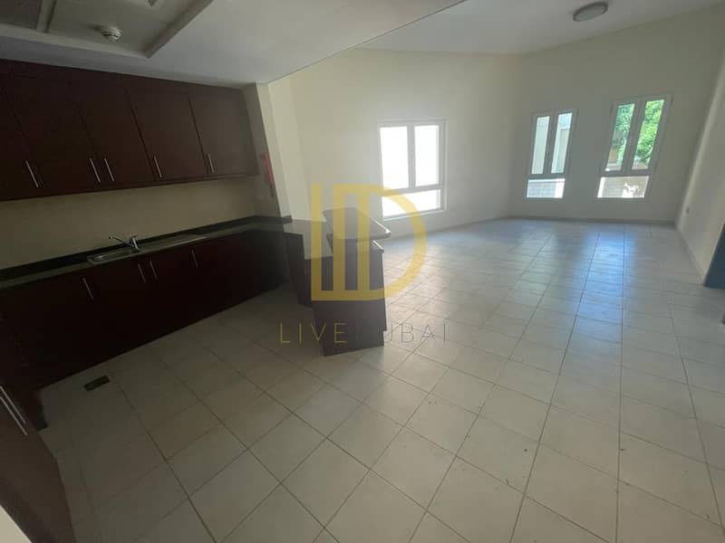 1 Bed + Store | V-Type | Vacant | Close to Metro 1 Bed + Store | V-Type | Vacant | Close to Metro