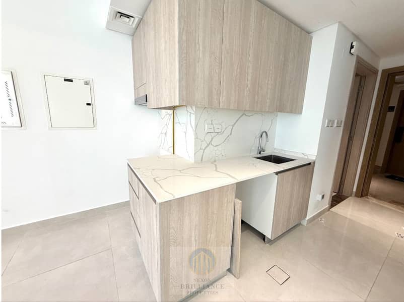 Spacious | Balcony | 2-Mins Walk to Circle Mall | JVC - Image 4