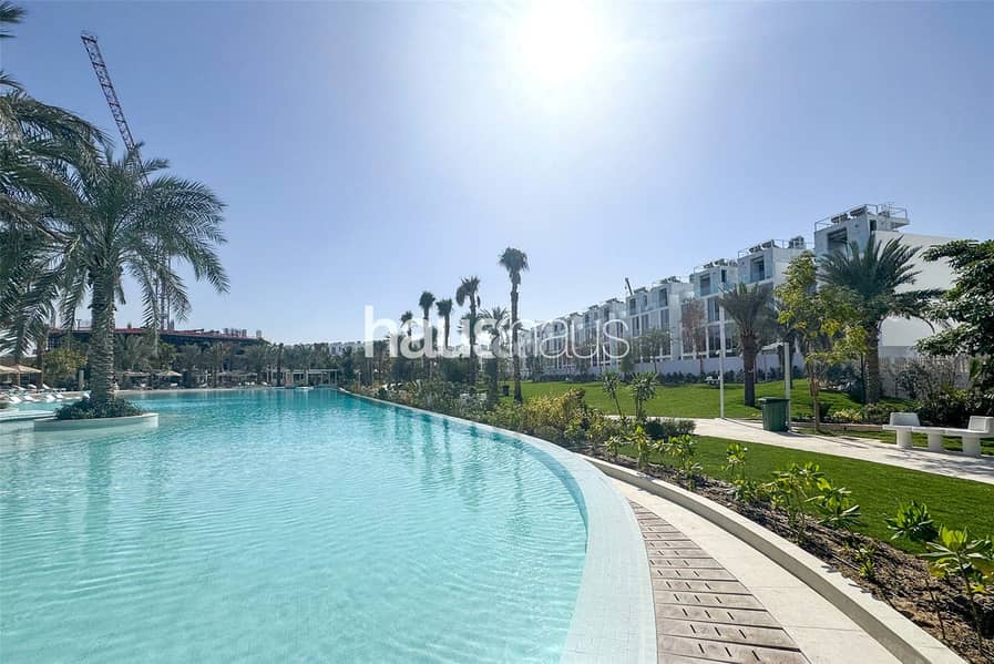 Prime Location | Luxury | Private Pool - Image 23