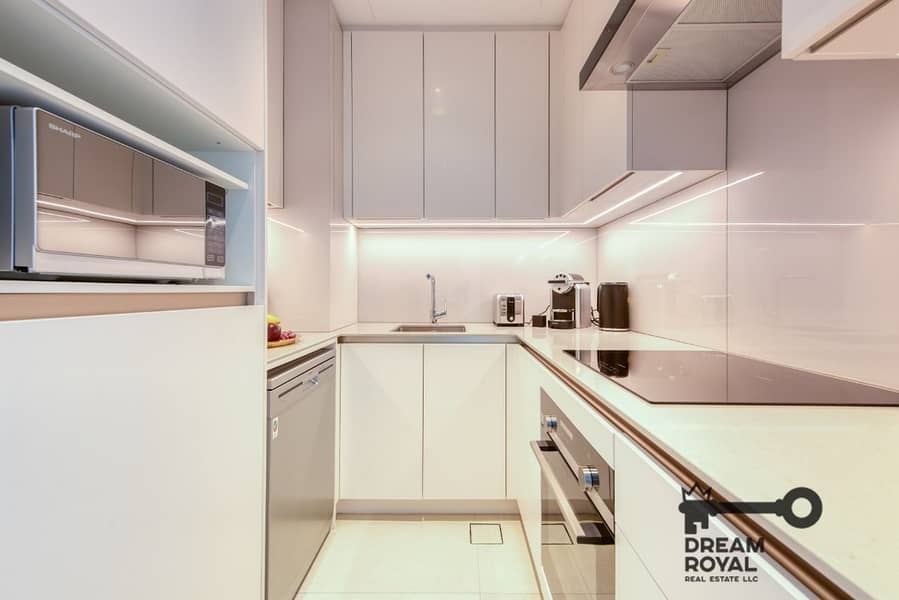 5 JG1 2807 Kitchen. jpg