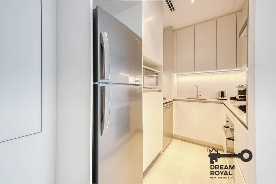 6 JG1 2807 Kitchen 2 . jpg