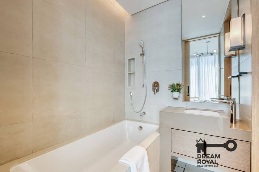 11 JG1 2807 Bath. jpg
