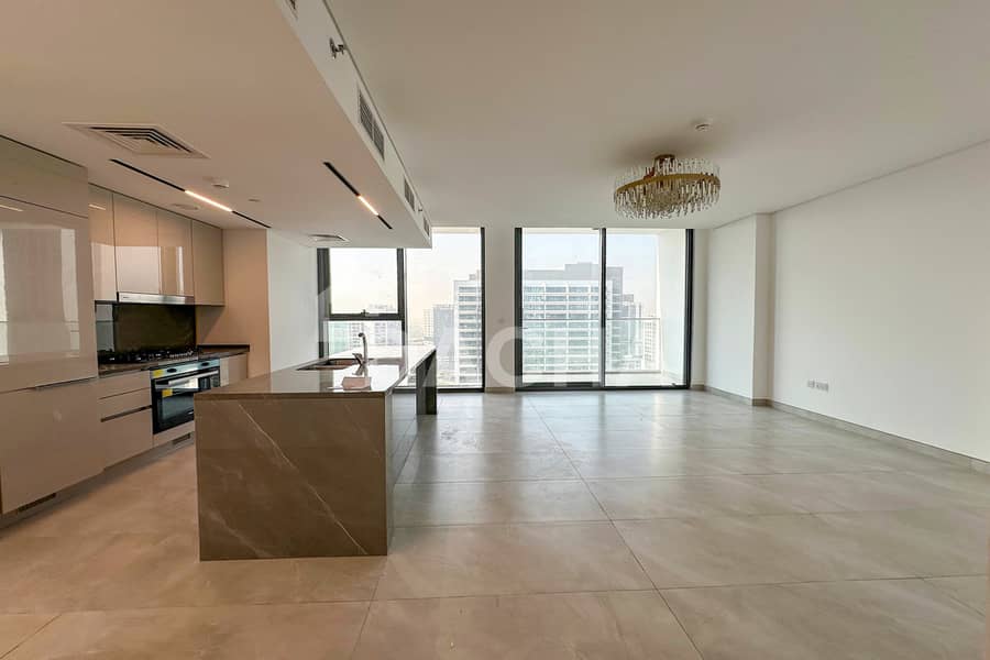 Brand new | Corner unit | Spacious - Image 1