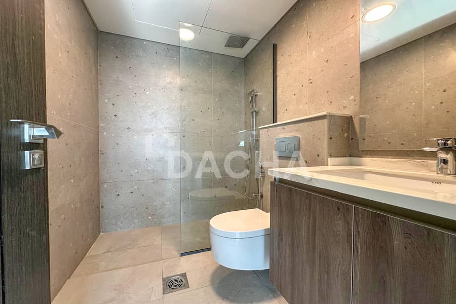 Brand new | Corner unit | Spacious - Image 9