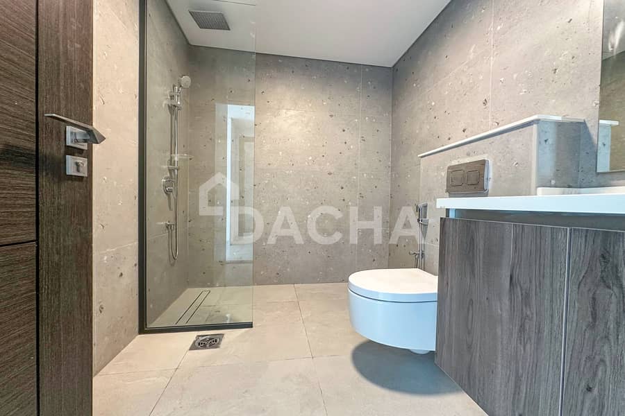 Brand new | Corner unit | Spacious - Image 12