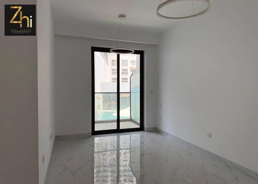 Fully Fitted Kitchen, Ready to Move , Semi Furnished, Amazing Pool View - Image 1