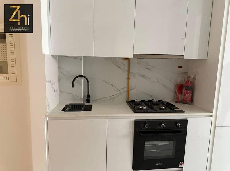 Fully Fitted Kitchen, Ready to Move , Semi Furnished, Amazing Pool View - Image 3