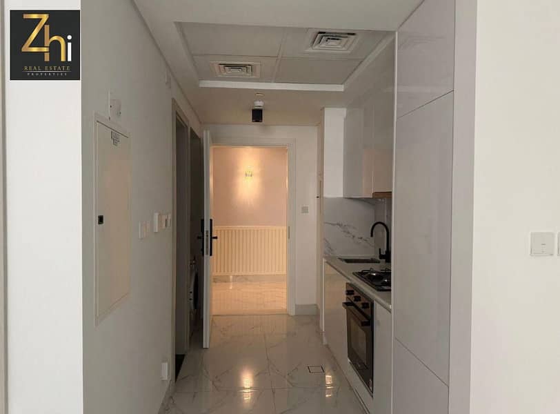 Fully Fitted Kitchen, Ready to Move , Semi Furnished, Amazing Pool View - Image 5