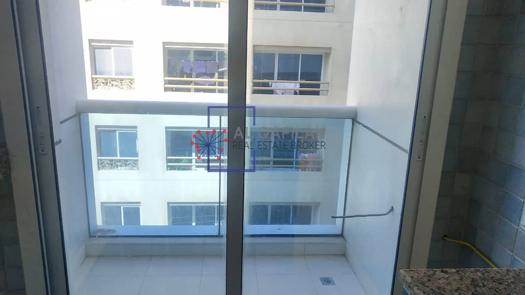 5 Bright|White goods |  Vibrant Apartment | Near Mall of the Emirates | 4 Cheques