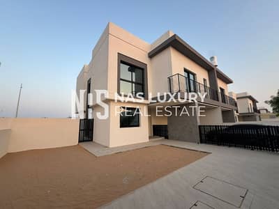 4 Bedroom Villa for Rent in Yas Island, Abu Dhabi - Golf view | Big layout | Unique villa | Flexible Payments 4 Bedroom Villa for Rent in Yas Island, Abu Dhabi - Golf view | Big layout | Unique villa | Flexible Payments