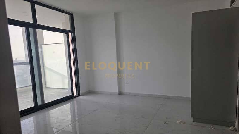 Vacant | Brand New | Unfurnished - Image 3