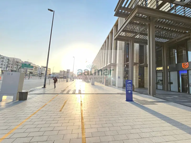 Rent negotiable | No Keymoney | Shell & Core unit for rent | Direct access to Metro | Gold Souq - View 2