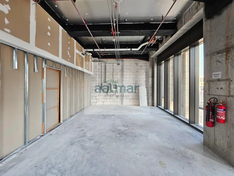 Rent negotiable | No Keymoney | Shell & Core unit for rent | Direct access to Metro | Gold Souq - View 5
