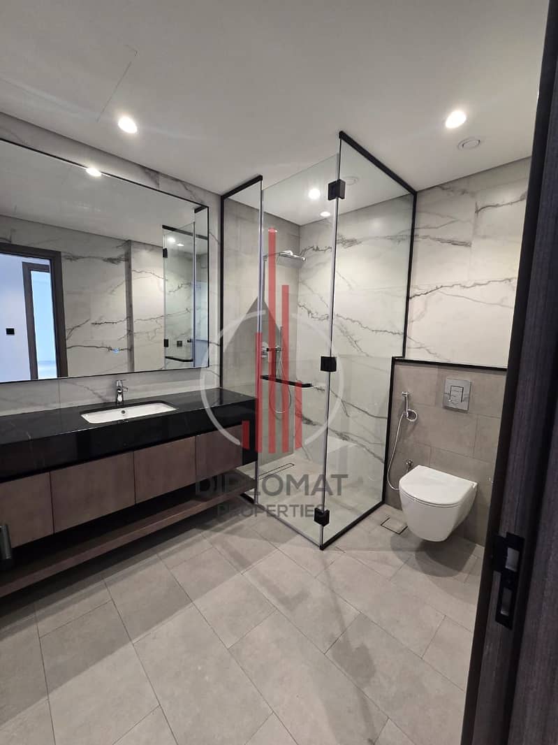 Serene Surrounding | Stunning View - Image 8