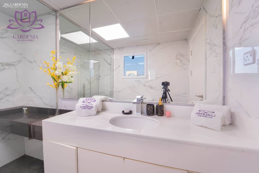 12 Bath 3 1. jpg