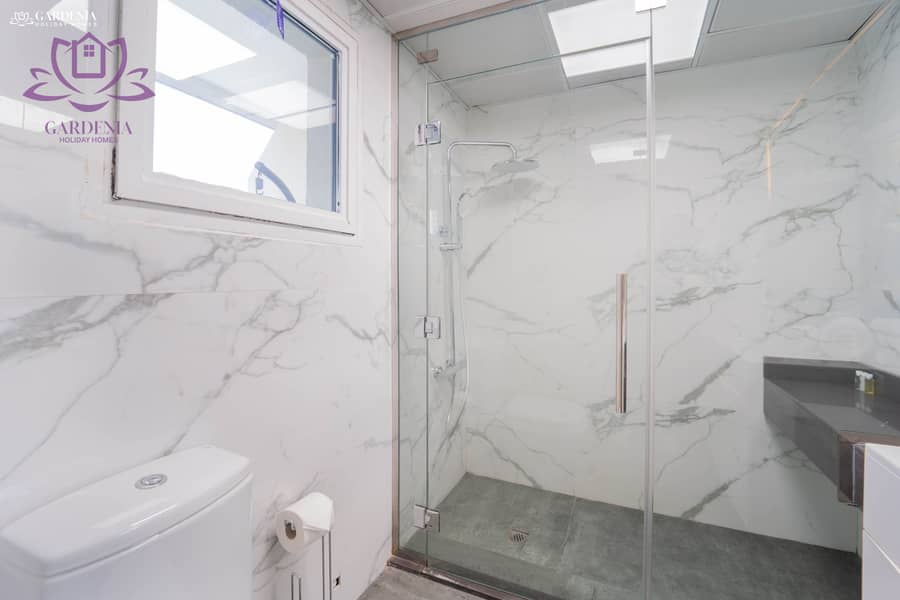 14 Bath 3 2. jpg