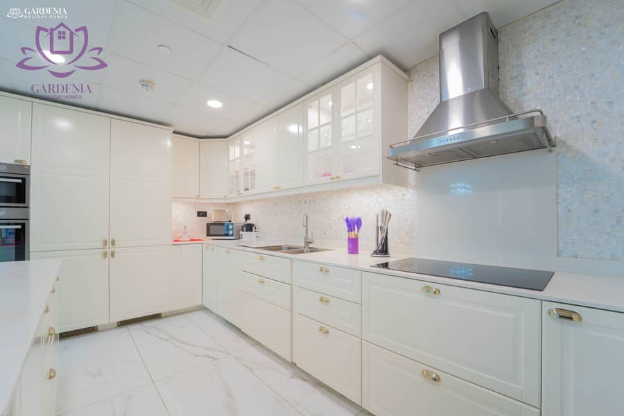 9 Kitchen 3. jpg