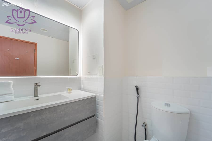 15 Bath 4 2. jpg