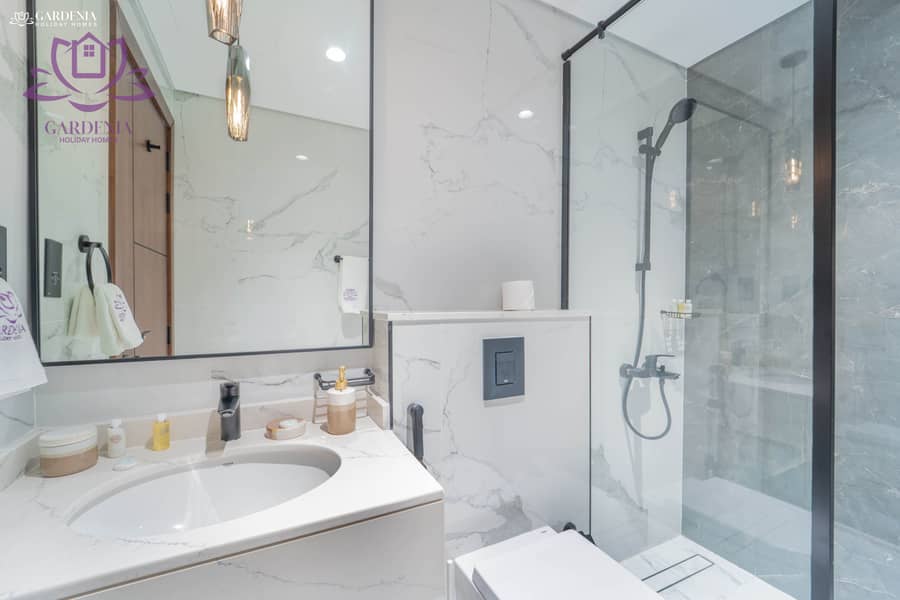 7 Bath 1 1. jpg