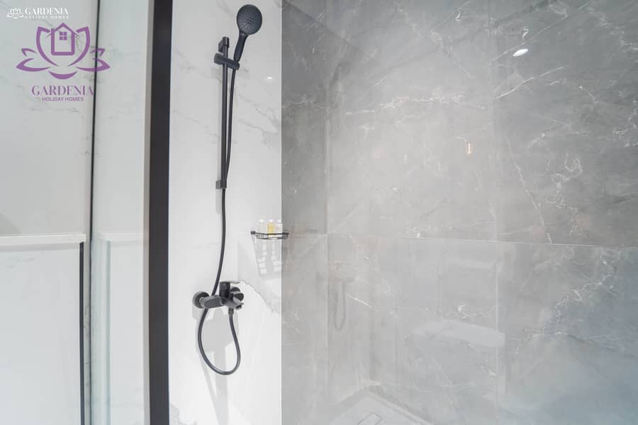 9 Bath 1 2. jpg