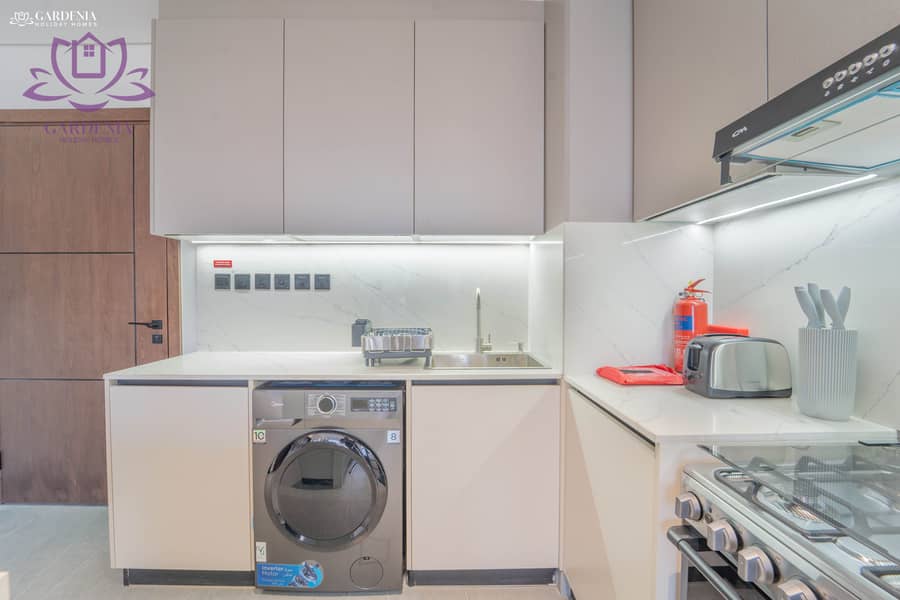 17 Kitchen 1. jpg