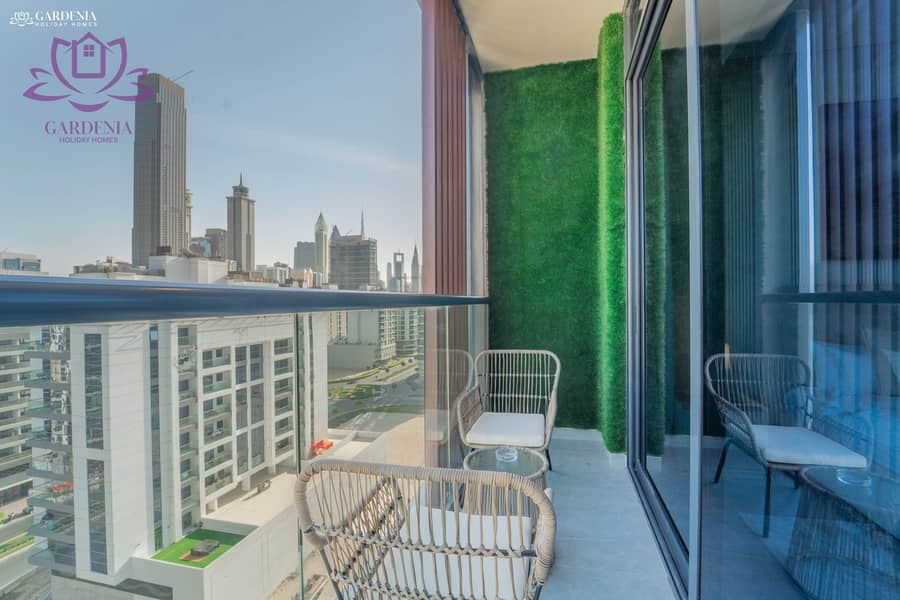 19 Balcony 1. jpg