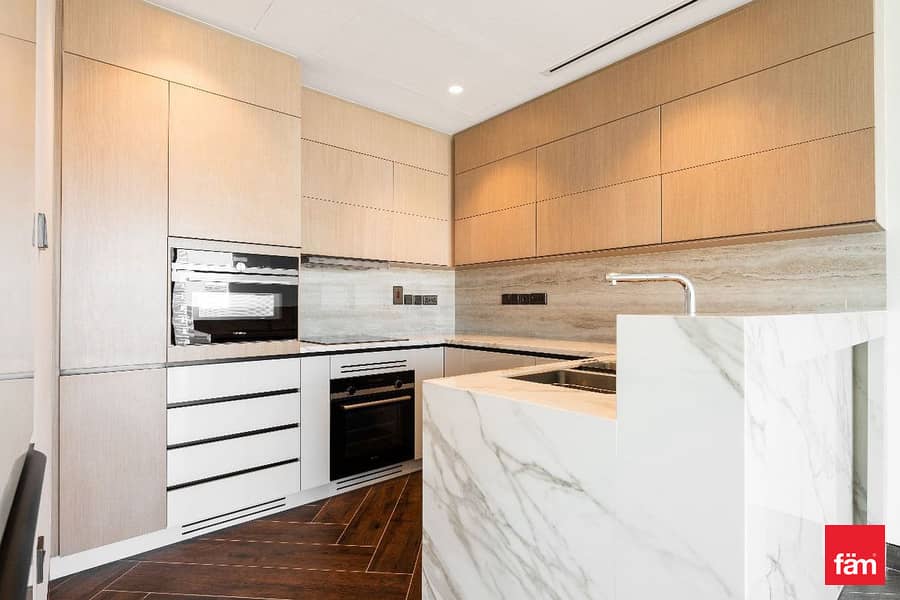 Exclusive Sky Residence With Breathtaking Views Exclusive Sky Residence With Breathtaking Views