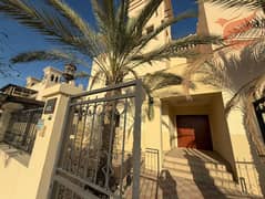 فیلا في قرية الحمراء 4 غرف 225000 درهم - 14008226