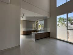 فيلا فخمة في الحوشي | تصميم واسع + مسبح خاص + 5 غرف ماستر | تشطيب فخم جدا | موقع مميز جداً بين الحوشي و النوف