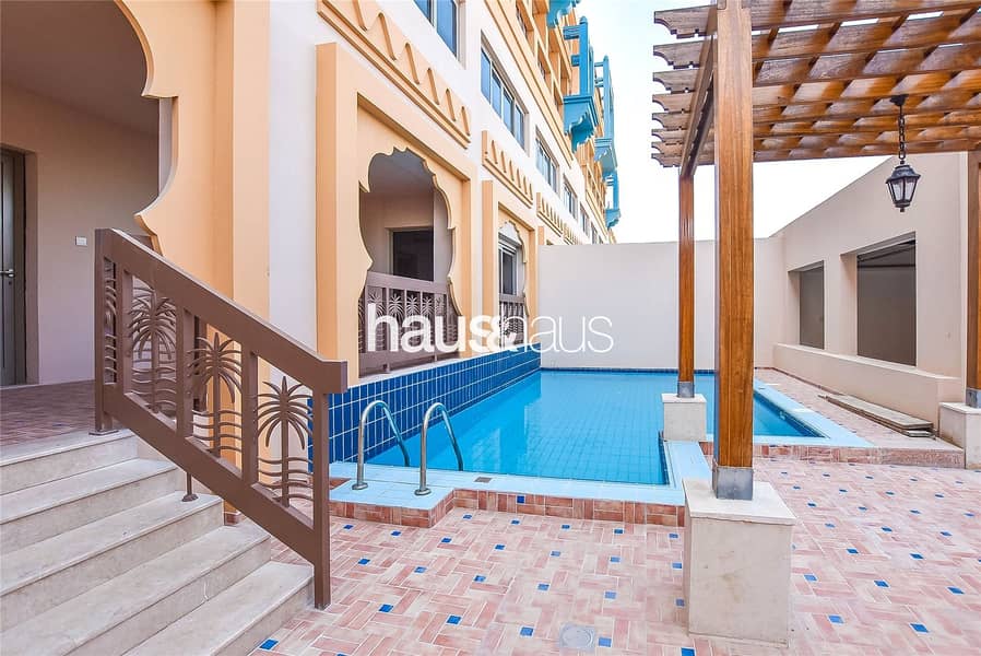 Townhouse with garage | Private pool | 12 chq