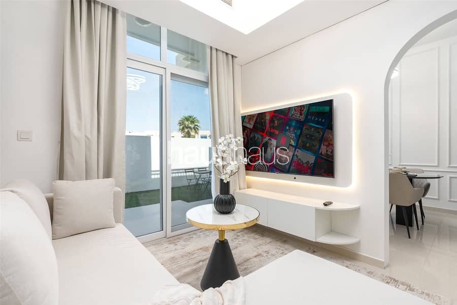 Backs Pool + Park | Furnished | Well-Kept | Bright Backs Pool + Park | Furnished | Well-Kept | Bright