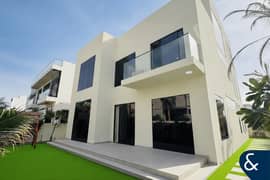 NEW | Custom Built Villa | Corner Unit