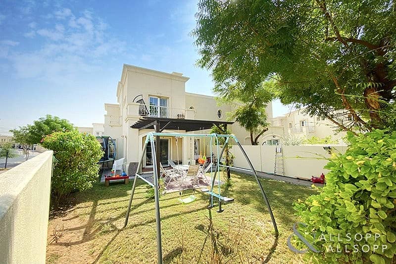 EXCLUSIVE | Backing to Park | 2E | 3 Bed