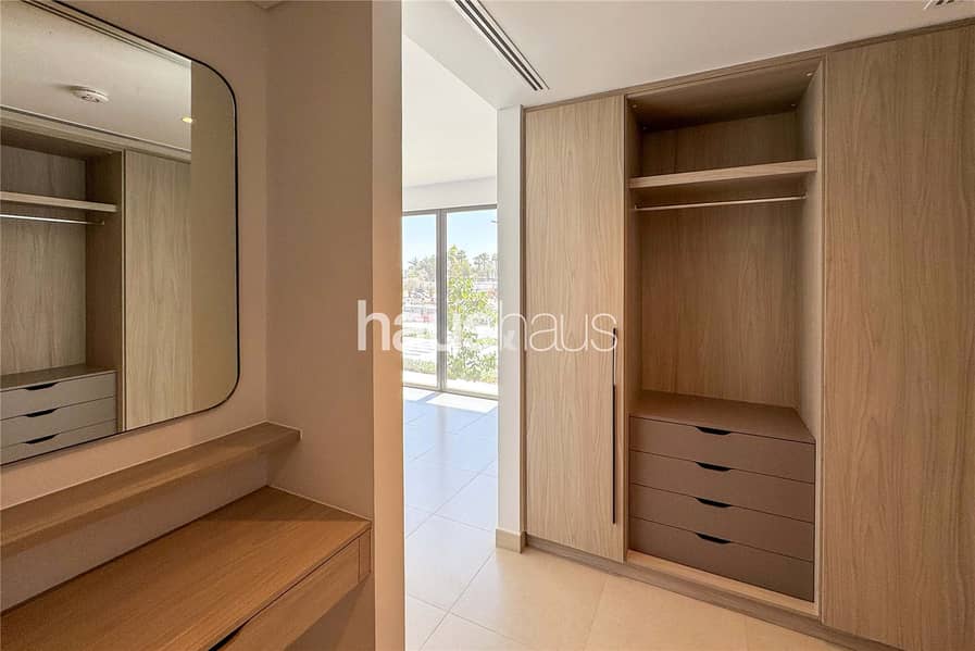 Single Row | Landscaped | Live Sky Suite | March - Image 8