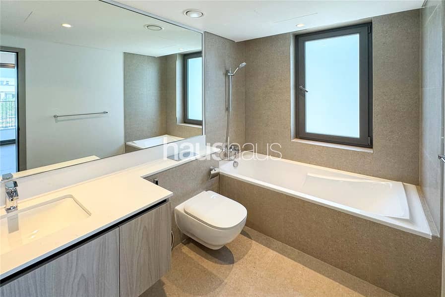 Single Row | Landscaped | Live Sky Suite | March - Image 13