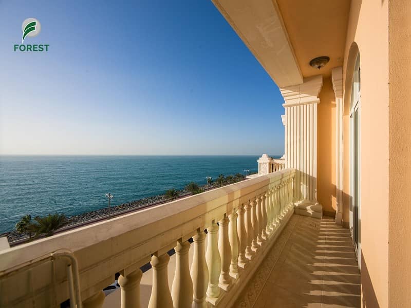 Luxurious 3 Beds with Amazing Full Sea View Luxurious 3 Beds with Amazing Full Sea View