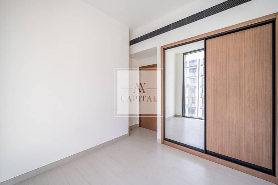 Elegant | Modern | Spacious | Jacuzzi on Balcony - Image 8